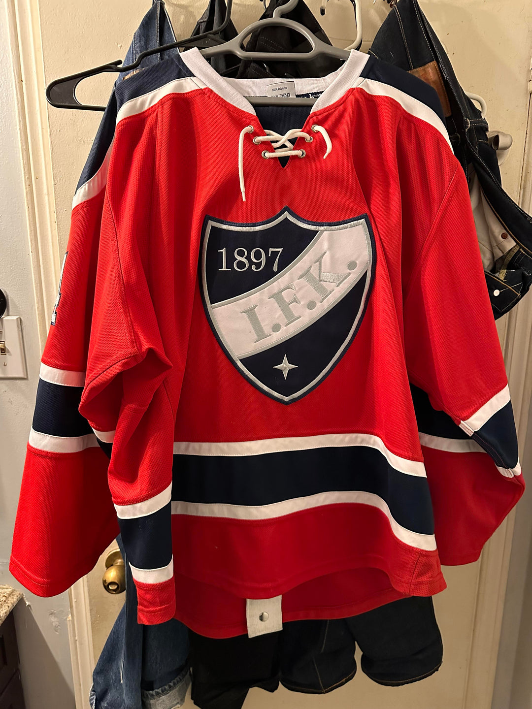 Custom Jan Caloun 11 HIFK Helsinki Red Hockey Jersey Top Stitched S-6XL
